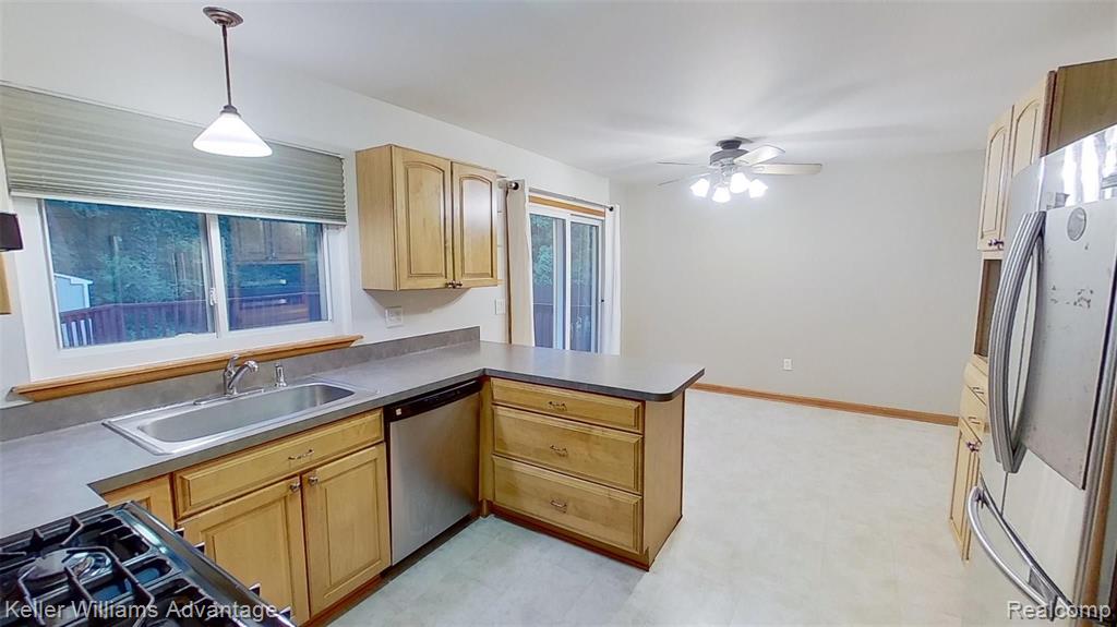 202 Linhart Street Novi, MI 48377 - Photo 8 of 20