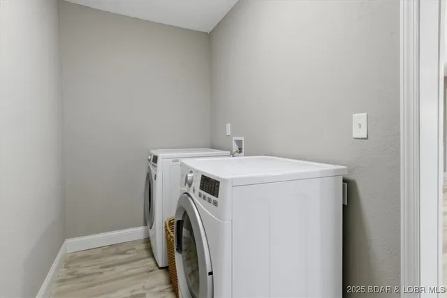 $450,000 | 93 Dry Hollow Road, Camdenton, MO 65020