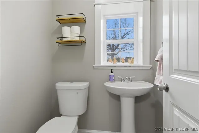 $450,000 | 93 Dry Hollow Road, Camdenton, MO 65020