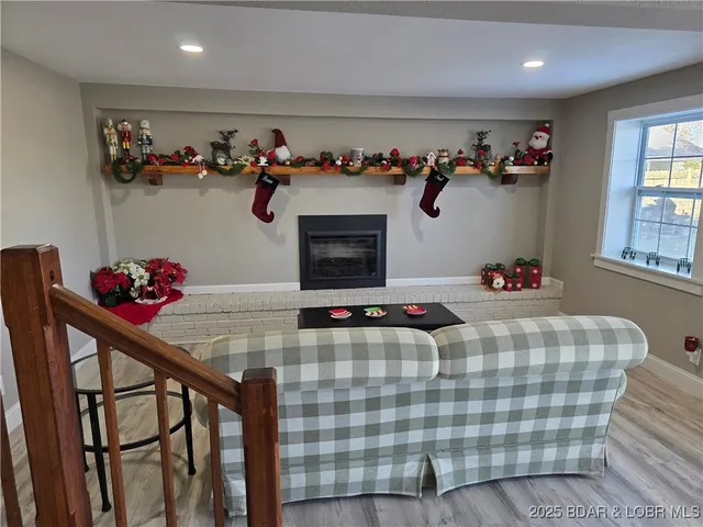 $450,000 | 93 Dry Hollow Road, Camdenton, MO 65020