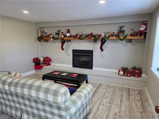 $450,000 | 93 Dry Hollow Road, Camdenton, MO 65020