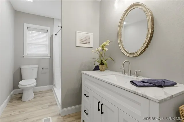 $450,000 | 93 Dry Hollow Road, Camdenton, MO 65020