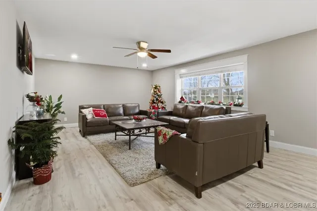 $450,000 | 93 Dry Hollow Road, Camdenton, MO 65020