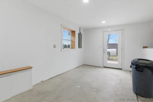 $450,000 | 93 Dry Hollow Road, Camdenton, MO 65020