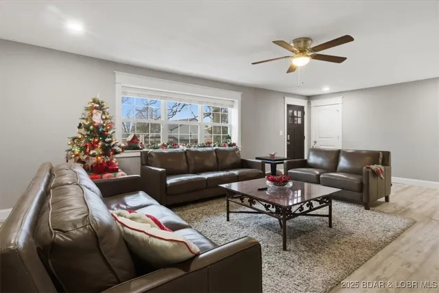 $450,000 | 93 Dry Hollow Road, Camdenton, MO 65020