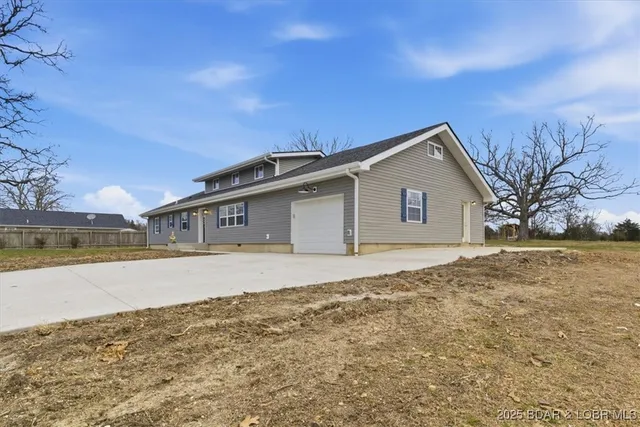 $450,000 | 93 Dry Hollow Road, Camdenton, MO 65020