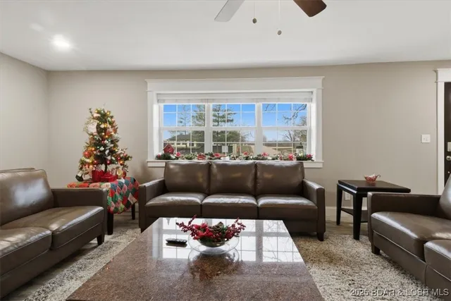 $450,000 | 93 Dry Hollow Road, Camdenton, MO 65020