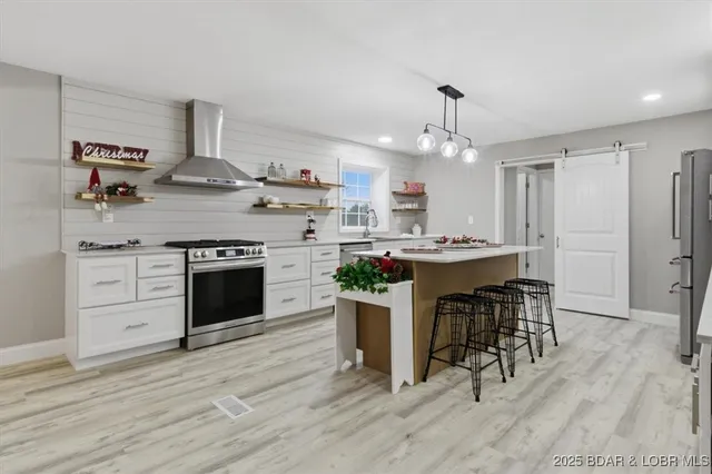 $450,000 | 93 Dry Hollow Road, Camdenton, MO 65020