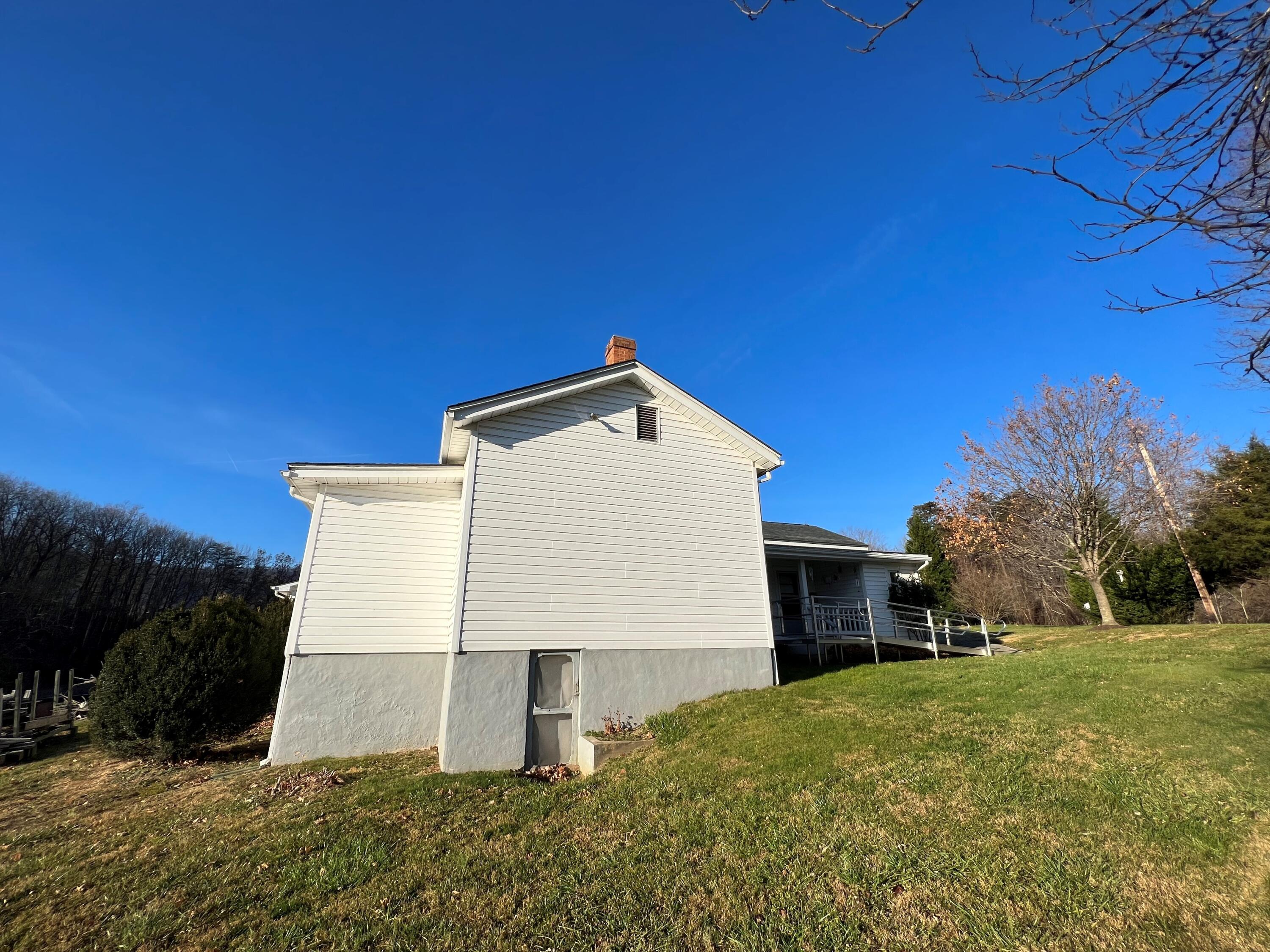 1100 Roswell Lane Blue Ridge, VA 24064 - Photo 13 of 59 photo 19