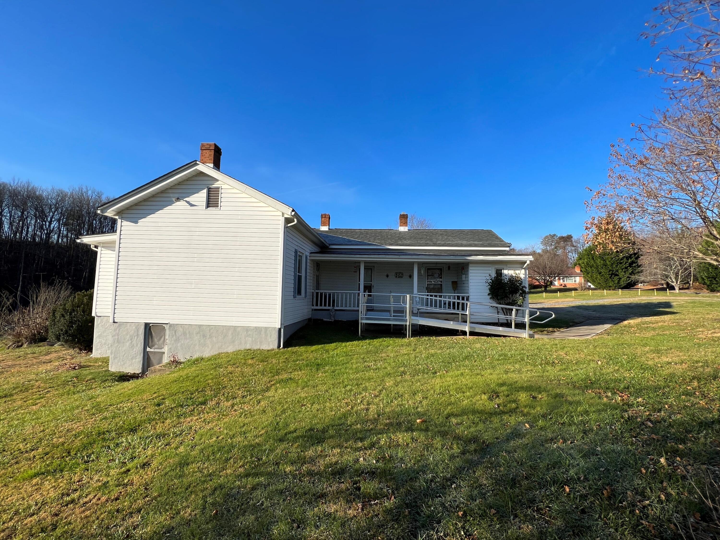 1100 Roswell Lane Blue Ridge, VA 24064 - Photo 14 of 59 photo 21
