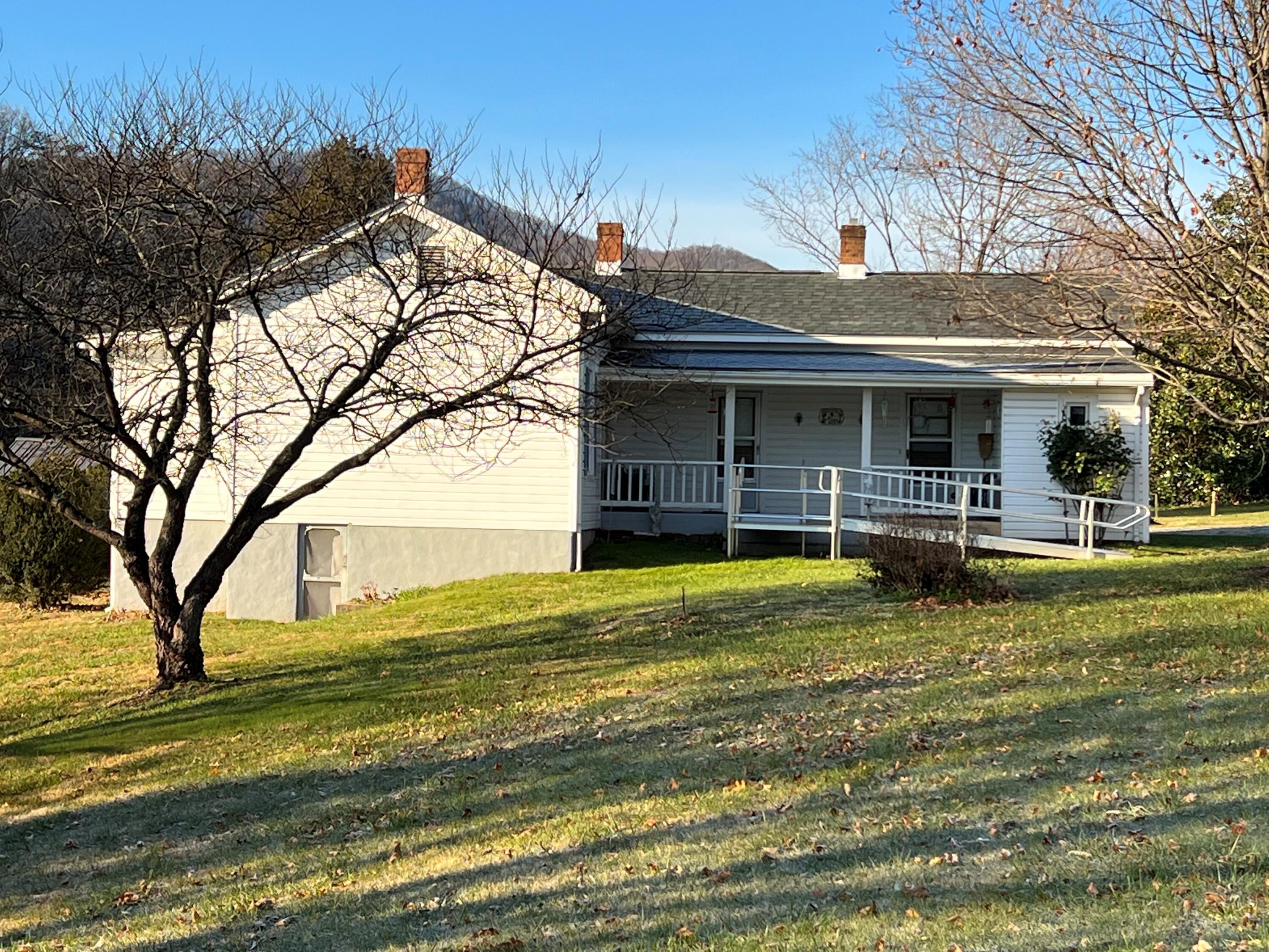 1100 Roswell Lane Blue Ridge, VA 24064 - Photo 7 of 59 photo 2