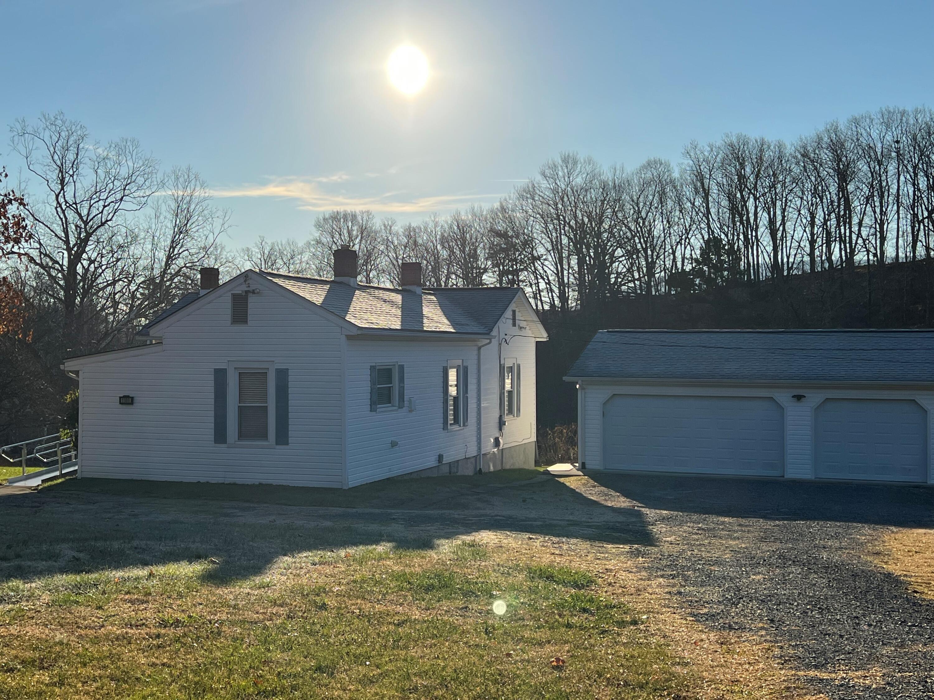 1100 Roswell Lane Blue Ridge, VA 24064 - Photo 10 of 59 Photo 5