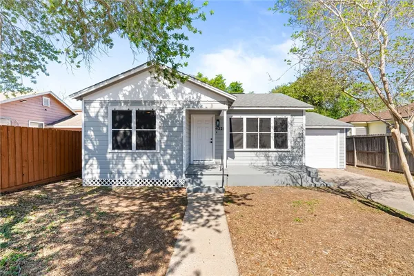 $1,295 | 4325 Ramsey Street, Corpus Christi, TX 78415