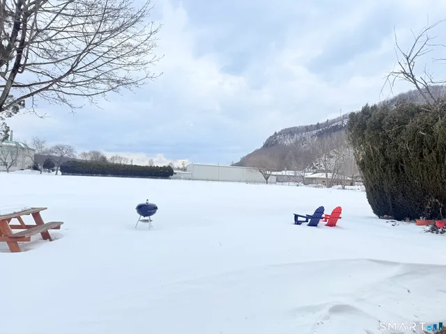 $2,570 | 27 Manila Avenue, Woodbridge, CT 06525