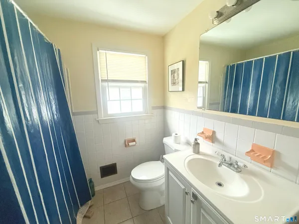 $2,570 | 27 Manila Avenue, Woodbridge, CT 06525