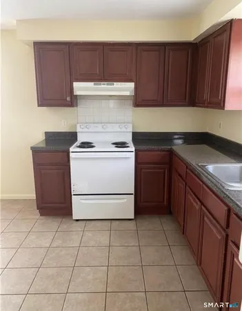 $2,570 | 27 Manila Avenue, Woodbridge, CT 06525