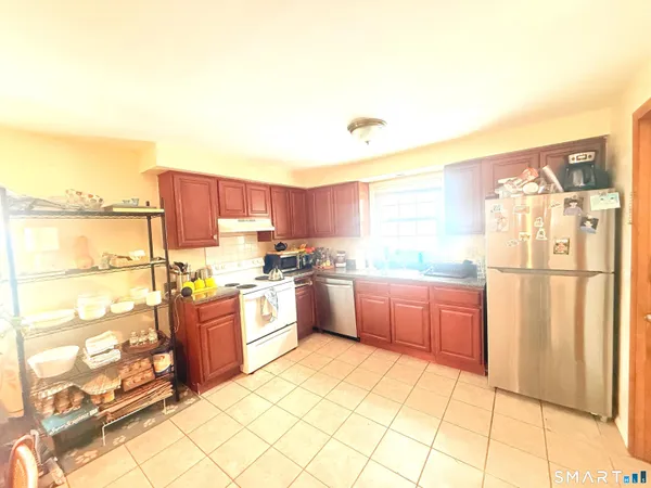 $2,570 | 27 Manila Avenue, Woodbridge, CT 06525