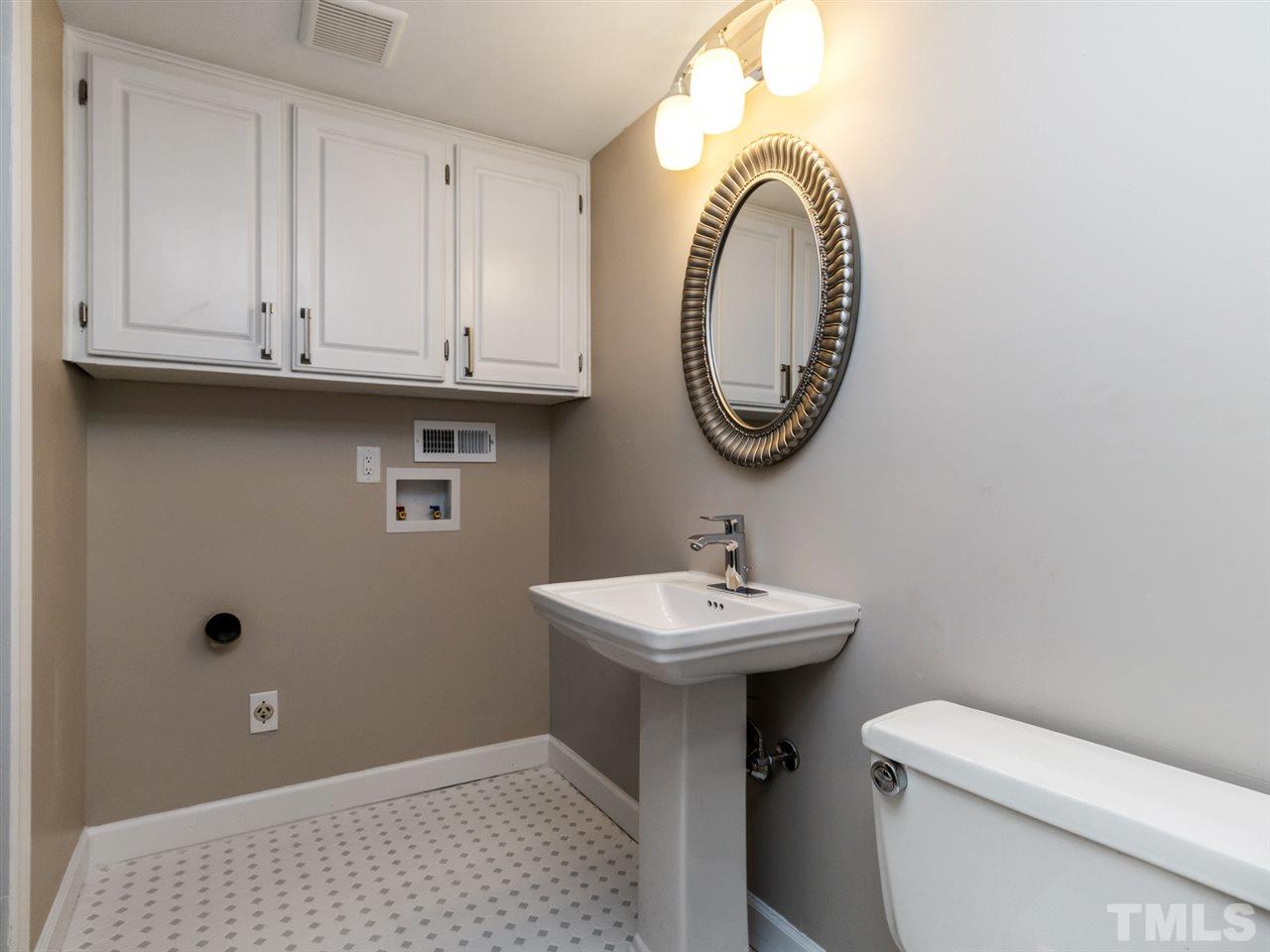 213 Crestview Road Raleigh, NC 27609 - Photo 12 of 19
