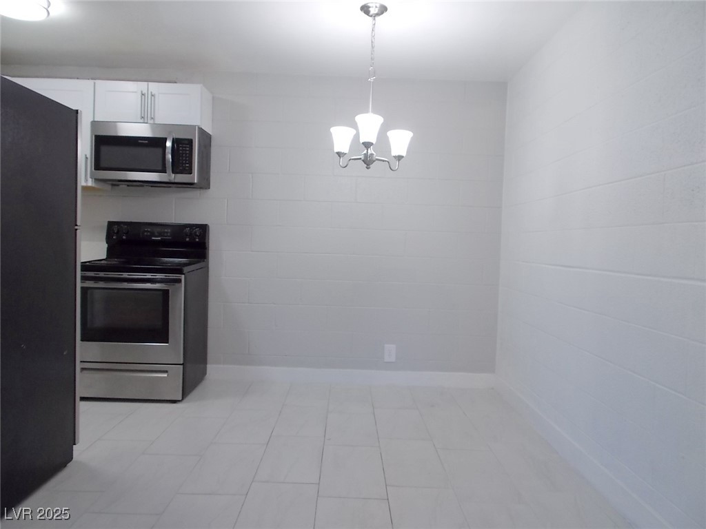 625 South Royal Crest Circle, Unit 5 Las Vegas, NV 89169 - Photo 3 of 9