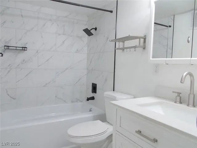 $1,100 | 625 South Royal Crest Circle, Unit 5, Las Vegas, NV 89169