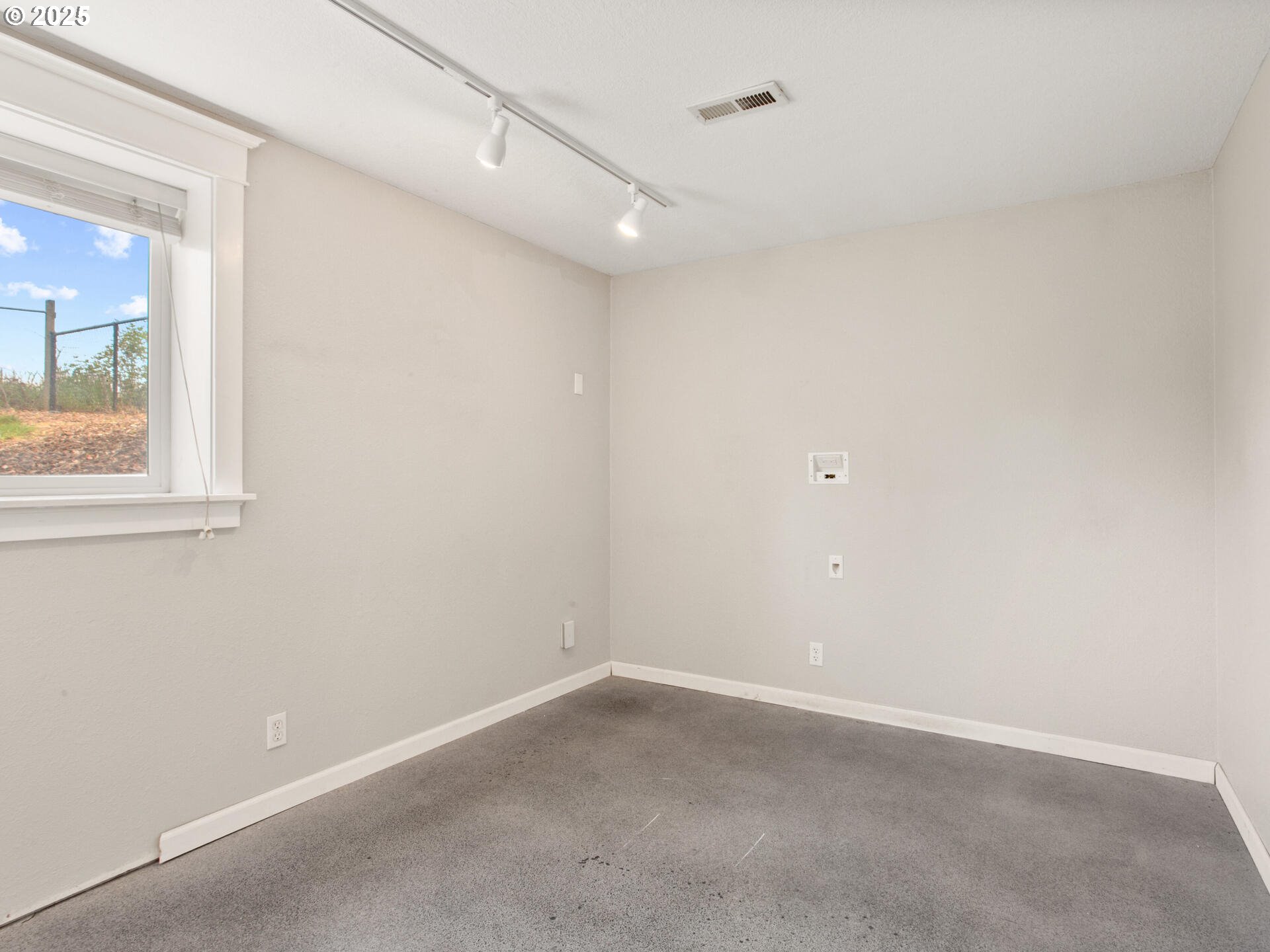44473 Southwest Knight Road Gaston, OR 97119 - Photo 27 of 48