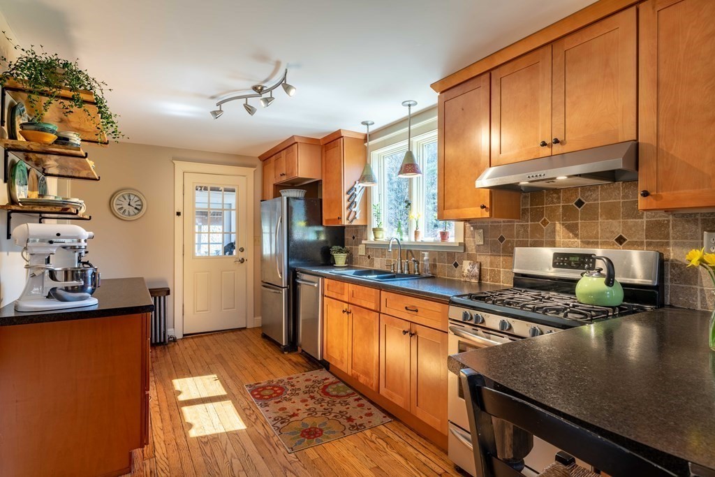 61 North Farms Road Northampton, MA 01062 - Photo 14 of 32