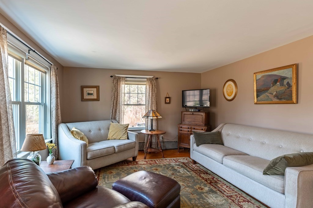 61 North Farms Road Northampton, MA 01062 - Photo 10 of 32