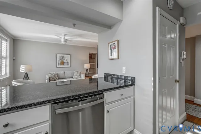 $399,950 | 22 West Lock Lane, Unit U7, Richmond, VA 23226