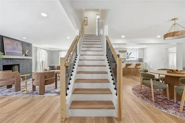 a view of entryway and hall