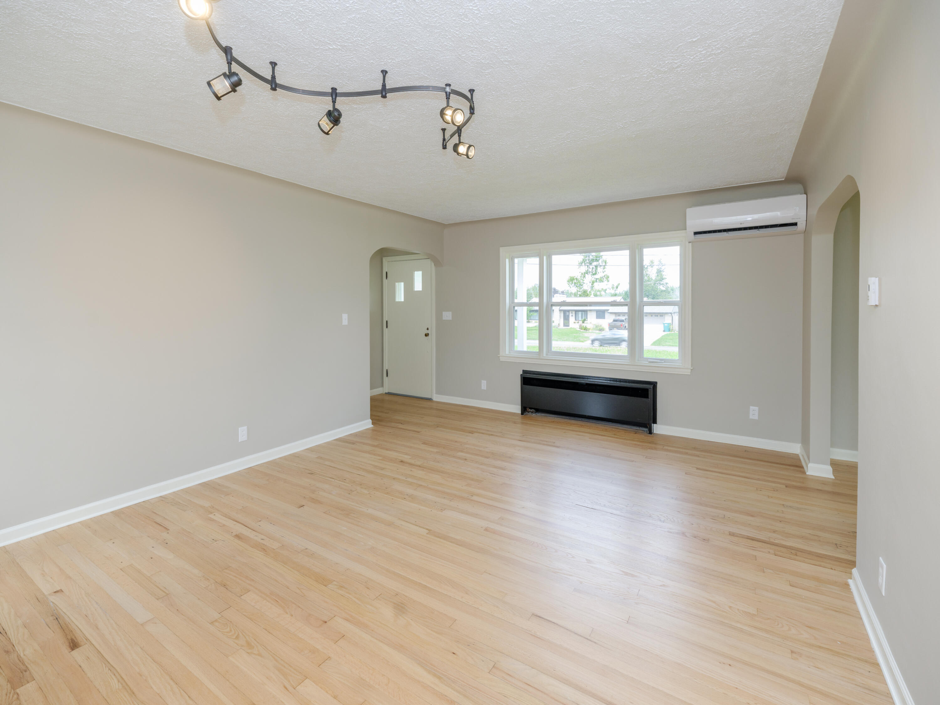213 Schuring Rd-105