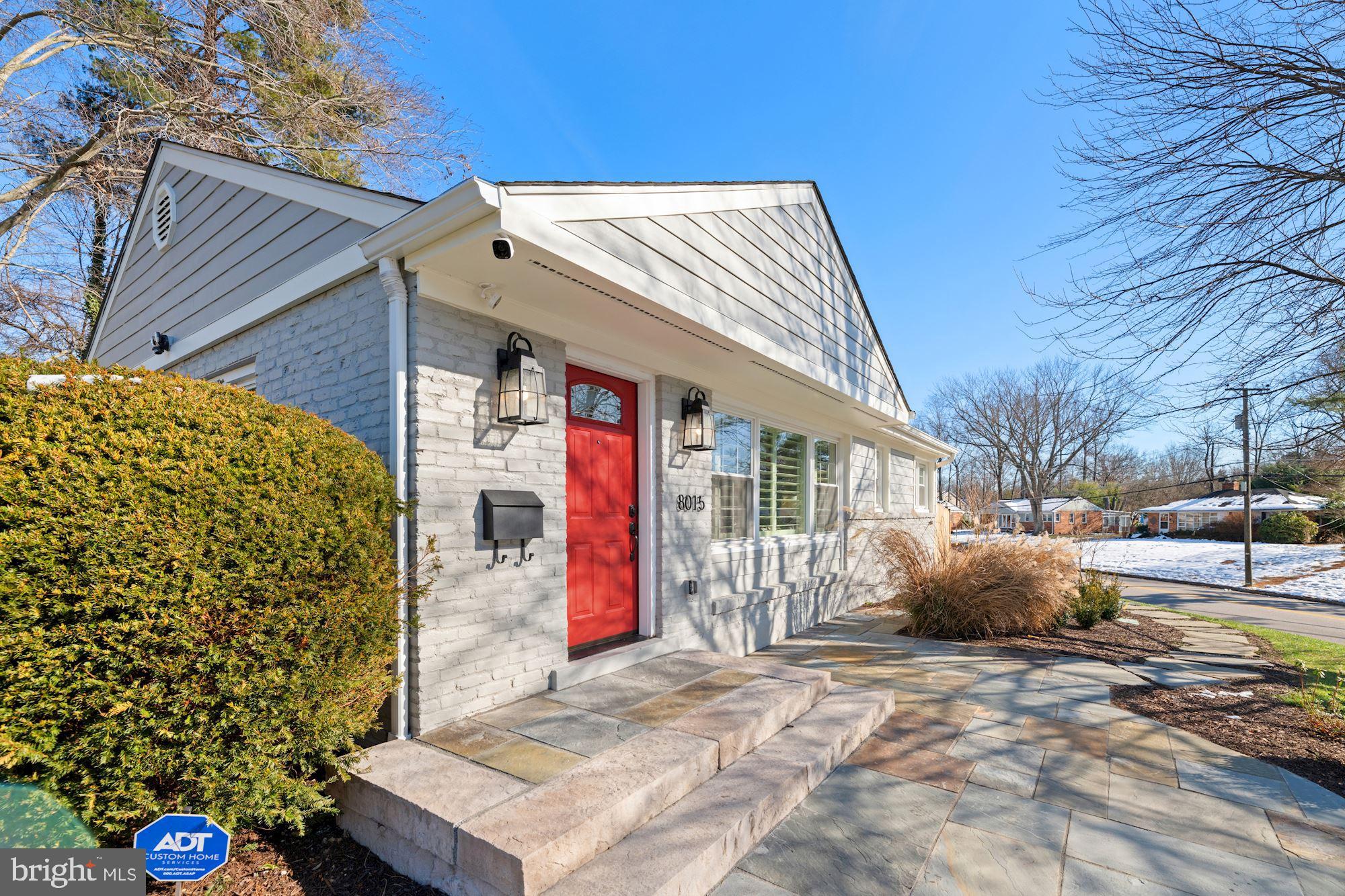 8015 Bainbridge Road Alexandria, VA 22308 - Photo 4 of 27