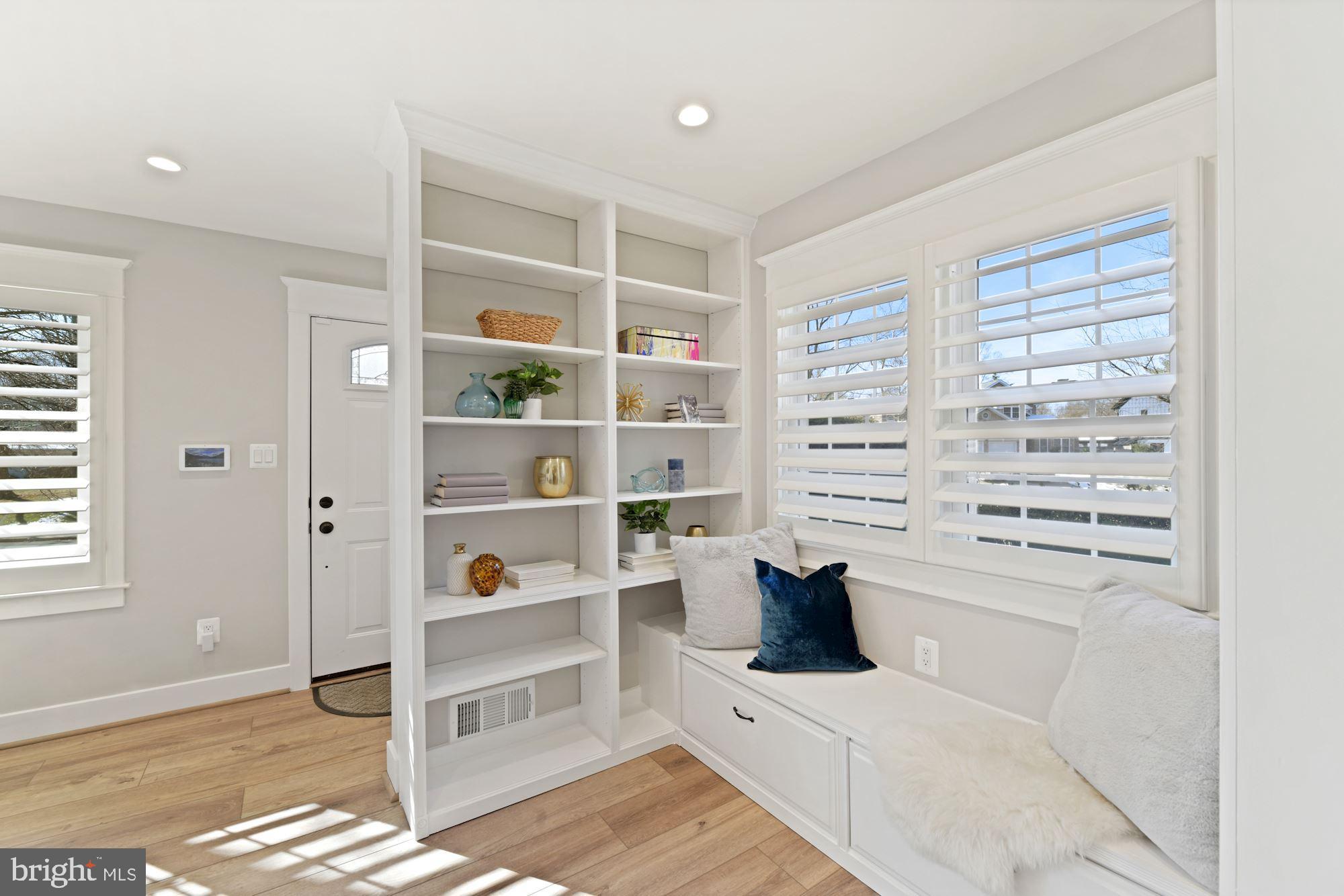 8015 Bainbridge Road Alexandria, VA 22308 - Photo 5 of 27