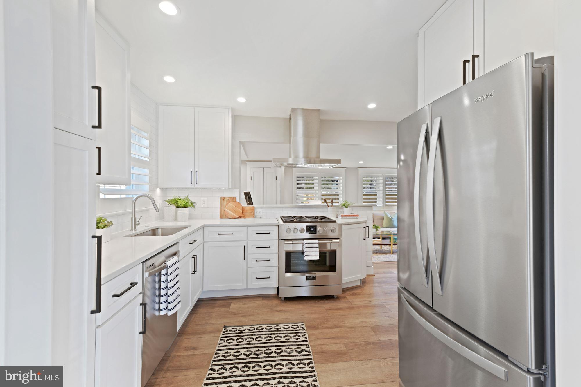 8015 Bainbridge Road Alexandria, VA 22308 - Photo 9 of 27