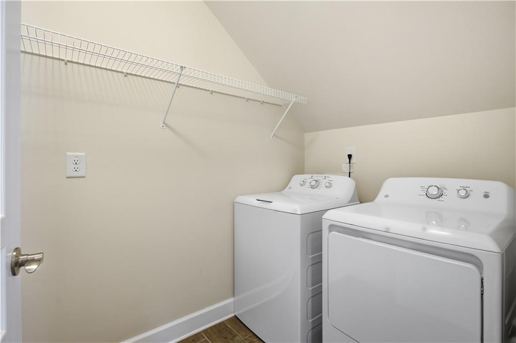 2925 Farmstead Way Suwanee, GA 30024 - Photo 18 of 41