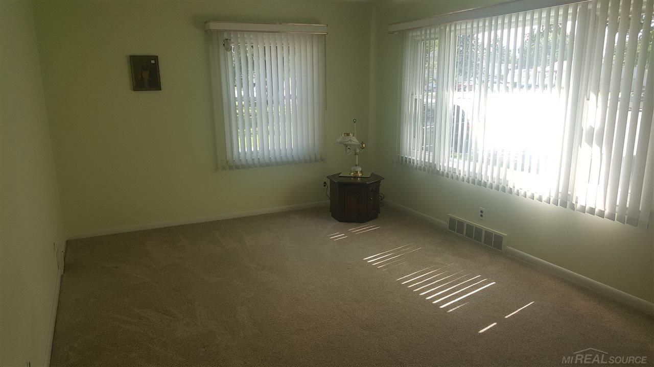 42150 Hayes Road Clinton Township, MI 48038 - Photo 11 of 21 31351550-10.JPG