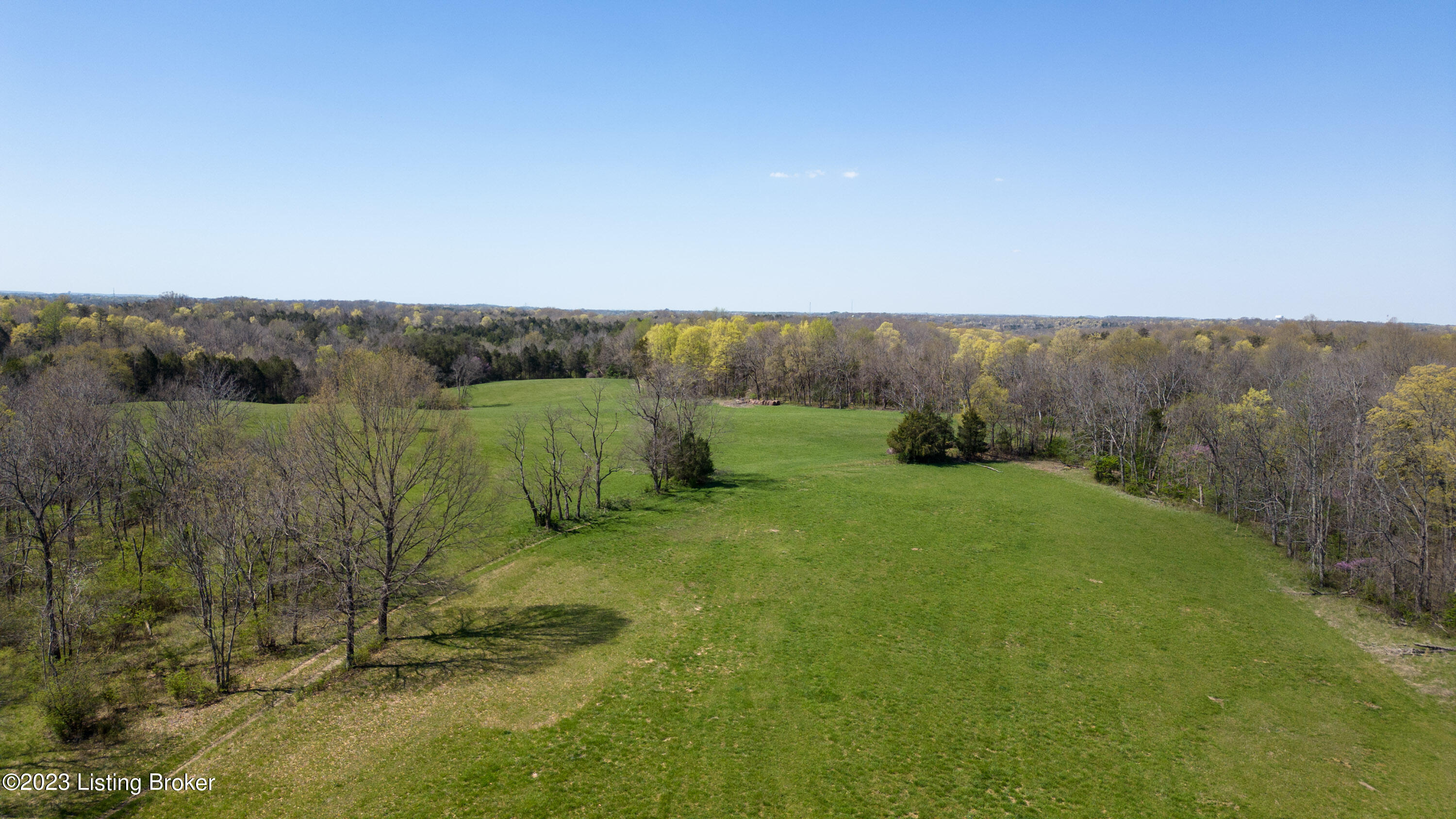 13600 Buttermilk Ridge Road Louisville, KY 40299 - Photo 4 of 18 003