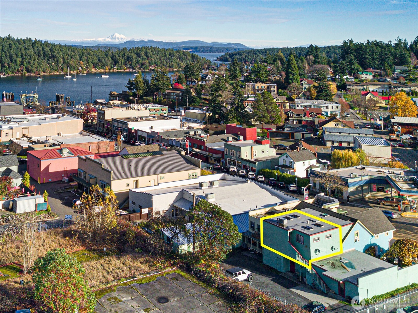 310 Spring Street, Unit F Friday Harbor, WA 98250 - Photo 18 of 20 a view of a city