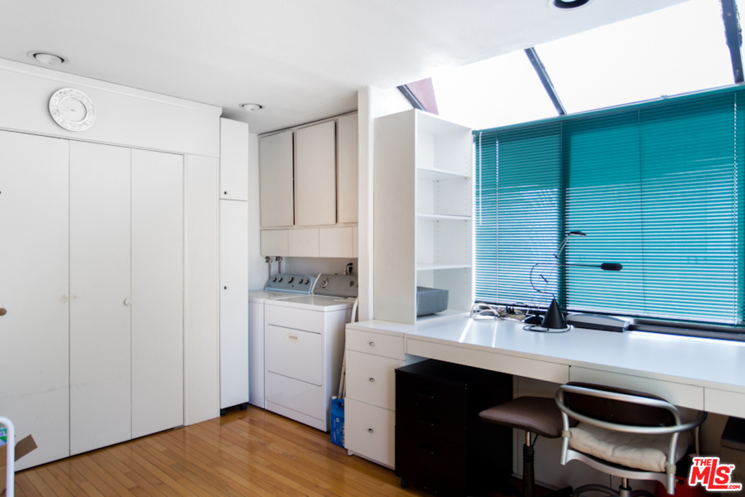 30 Lighthouse Street, Unit 1 Marina del Rey, CA 90292 - Photo 14 of 20 a bathroom with a sink and a mirror