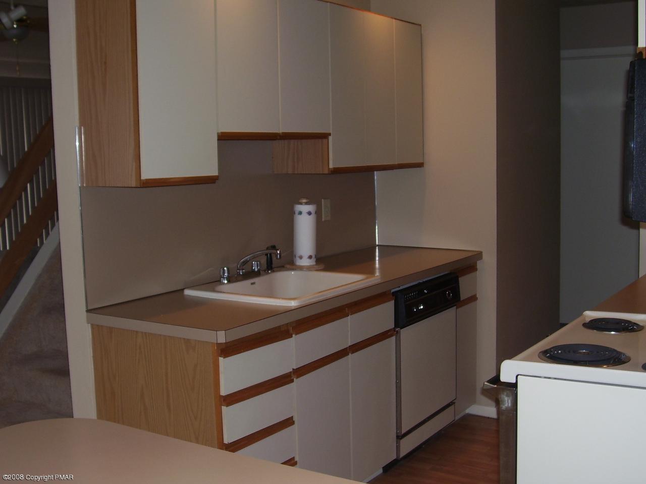 788 Canterbury Road Bushkill, PA 18324 - Photo 4 of 12 Sink In Kitchen