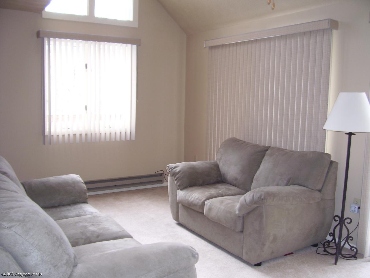 788 Canterbury Road Bushkill, PA 18324 - Photo 7 of 12 Other view of Living Room