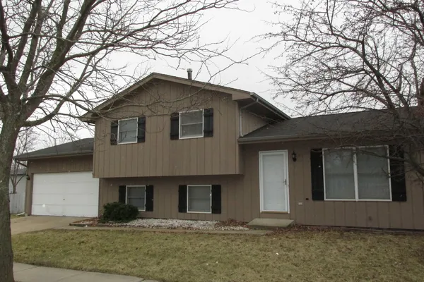 $2,395 | 3414 Cathy Drive, Joliet, IL 60431