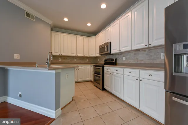 $3,800 | 3436 Dental Court, Edgewater, MD 21037