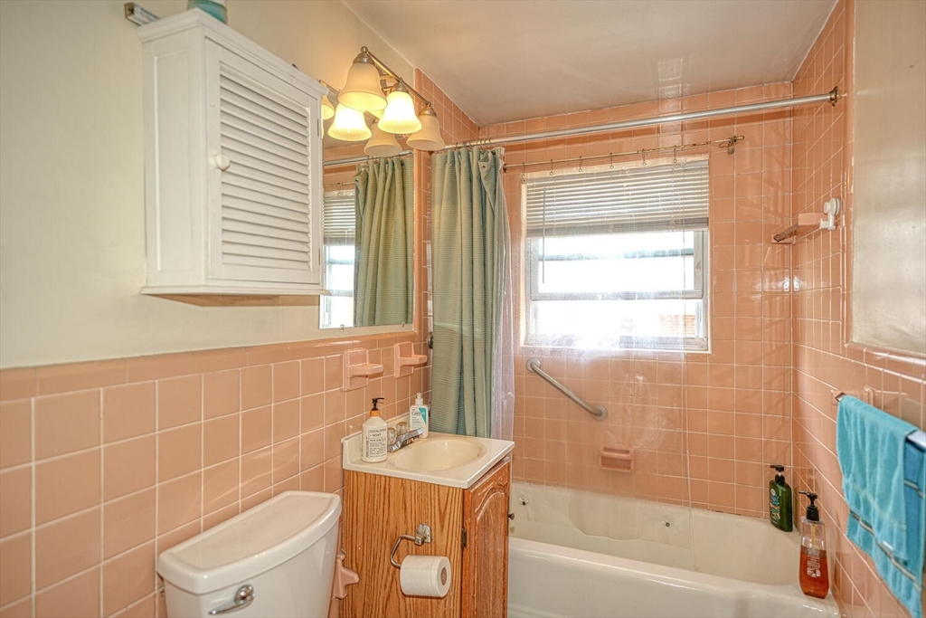 39 Montvale Avenue, Unit 9 Woburn, MA 01801 - Photo 11 of 13
