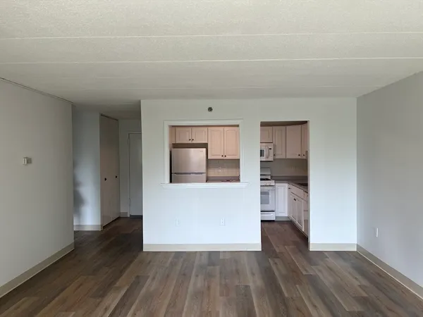 $2,400 | 1 Pond Street, Unit 8K, Winthrop, MA 02152