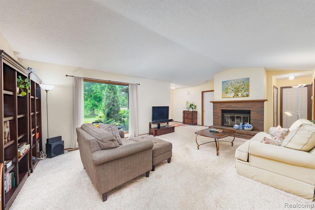 46210 West 11 Mile Road Novi, MI 48374 - Photo 7 of 97