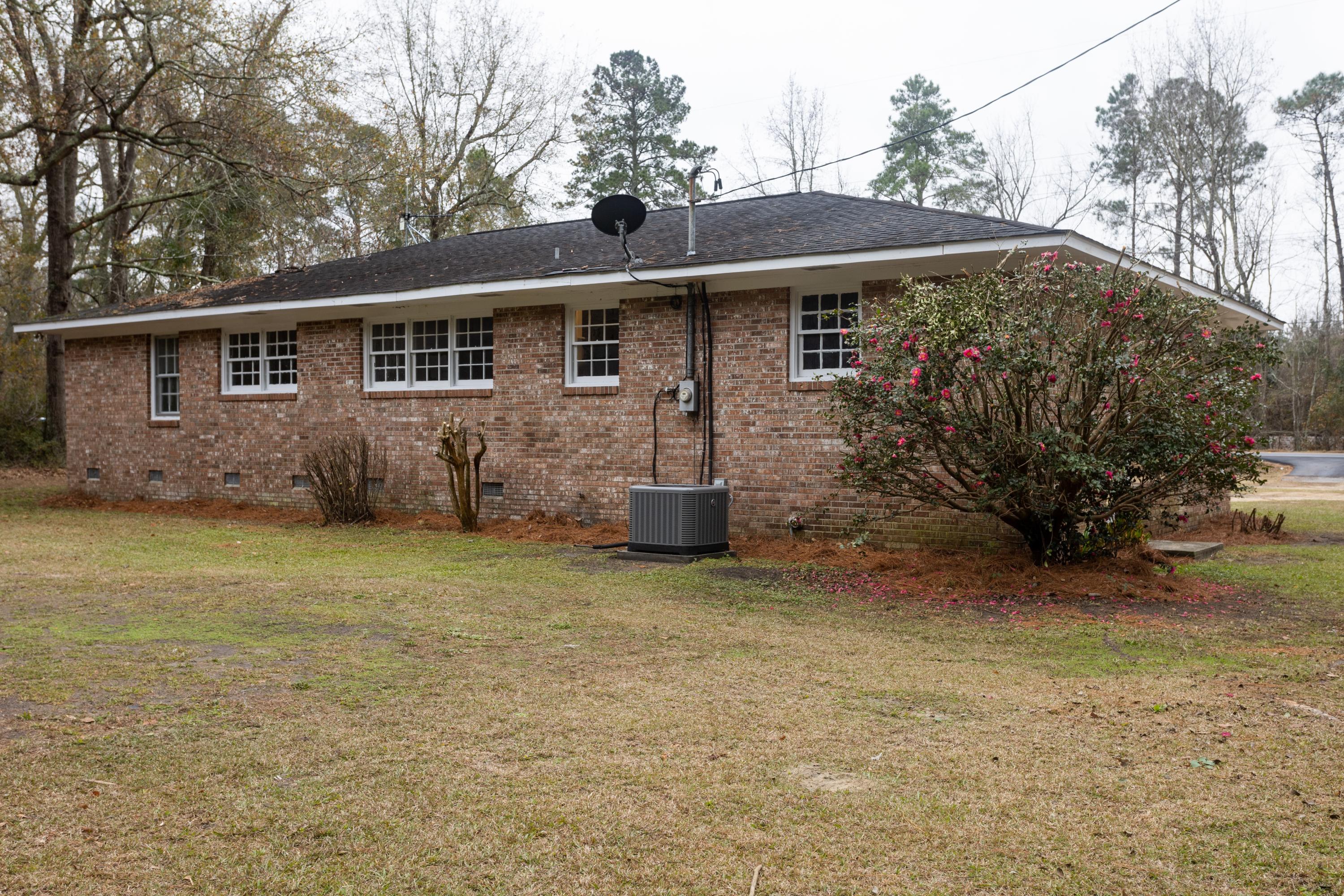 6432 Badham Drive Reevesville, SC 29471 - Photo 4 of 27 05_6432BadhamDr_2005_HiRes