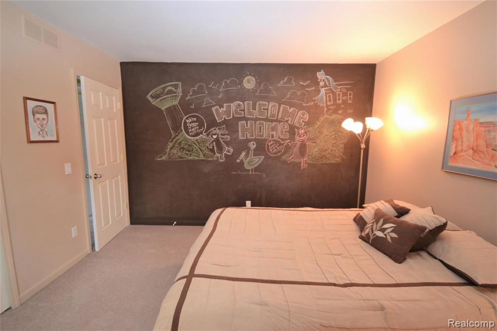 35444 Fredericksburg Road Farmington Hills, MI 48331 - Photo 31 of 52