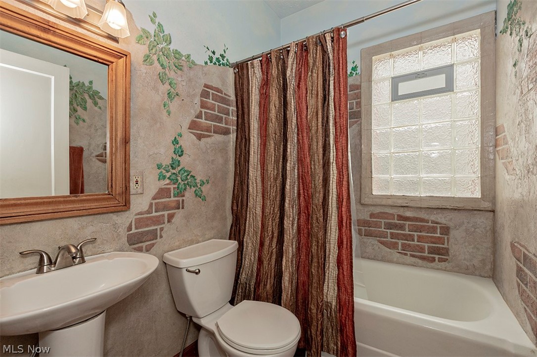 3283 Clarendon Road Cleveland, OH 44118 - Photo 23 of 34 Gallery Image 23