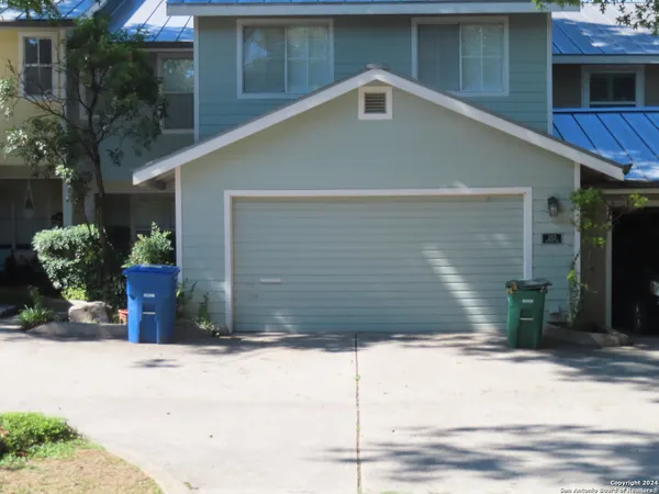 $2,600 | 101 Crofton Avenue, Unit 202, San Antonio, TX 78210