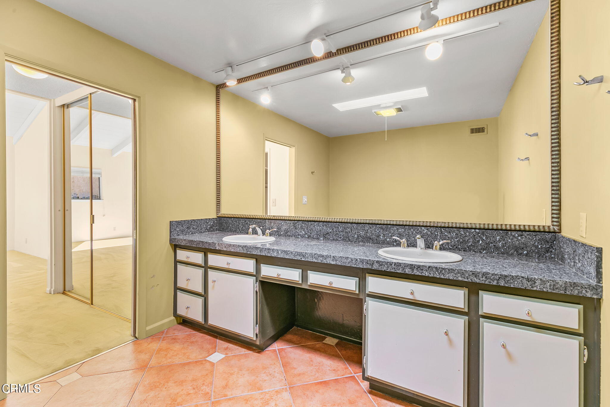 410 Church Road, Unit 17 Ojai, CA 93023 - Photo 12 of 24 18-web-or-mls-Upmarketmedia_410Chu-5